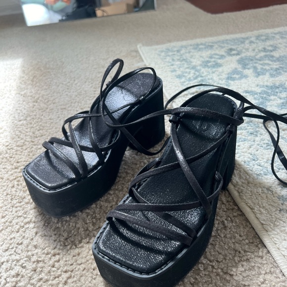 SHEIN lace up platform sandals - Picture 2 of 2